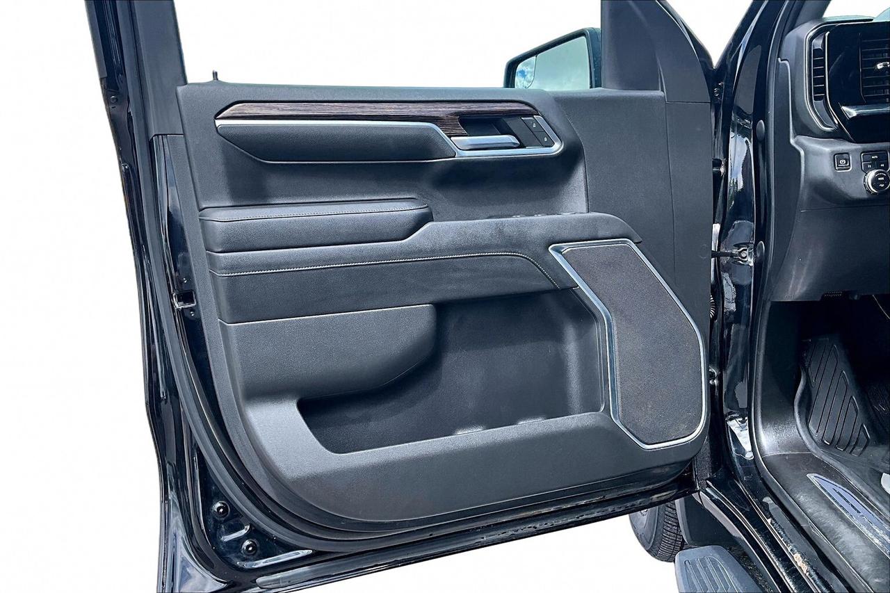 2022 GMC Sierra 1500 ELEVATION 4WD   CLEAN CARFAX   1 OWNER   BEDLINER Photo