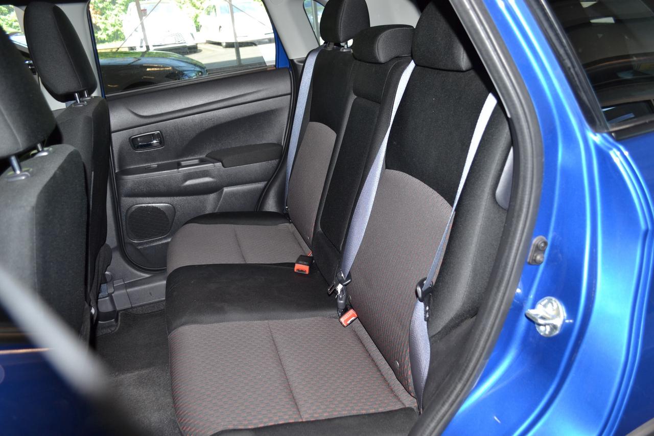 2019 Mitsubishi RVR SE Photo