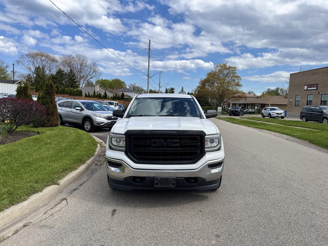 2017 GMC Sierra 1500 4WD Crew Cab v8 Long BOX! Photo