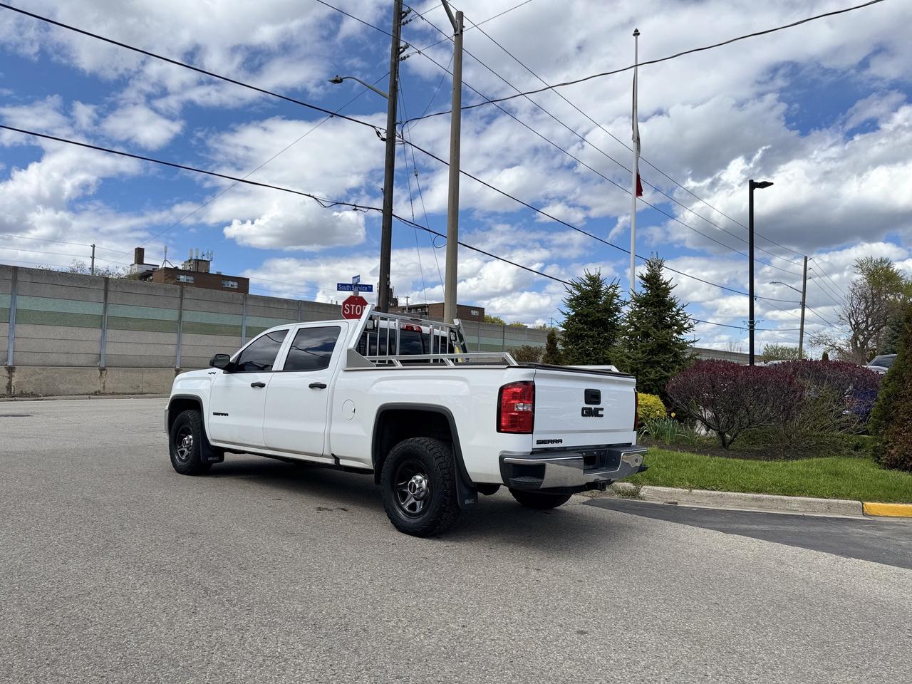 2017 GMC Sierra 1500 4WD Crew Cab v8 Long BOX! Photo