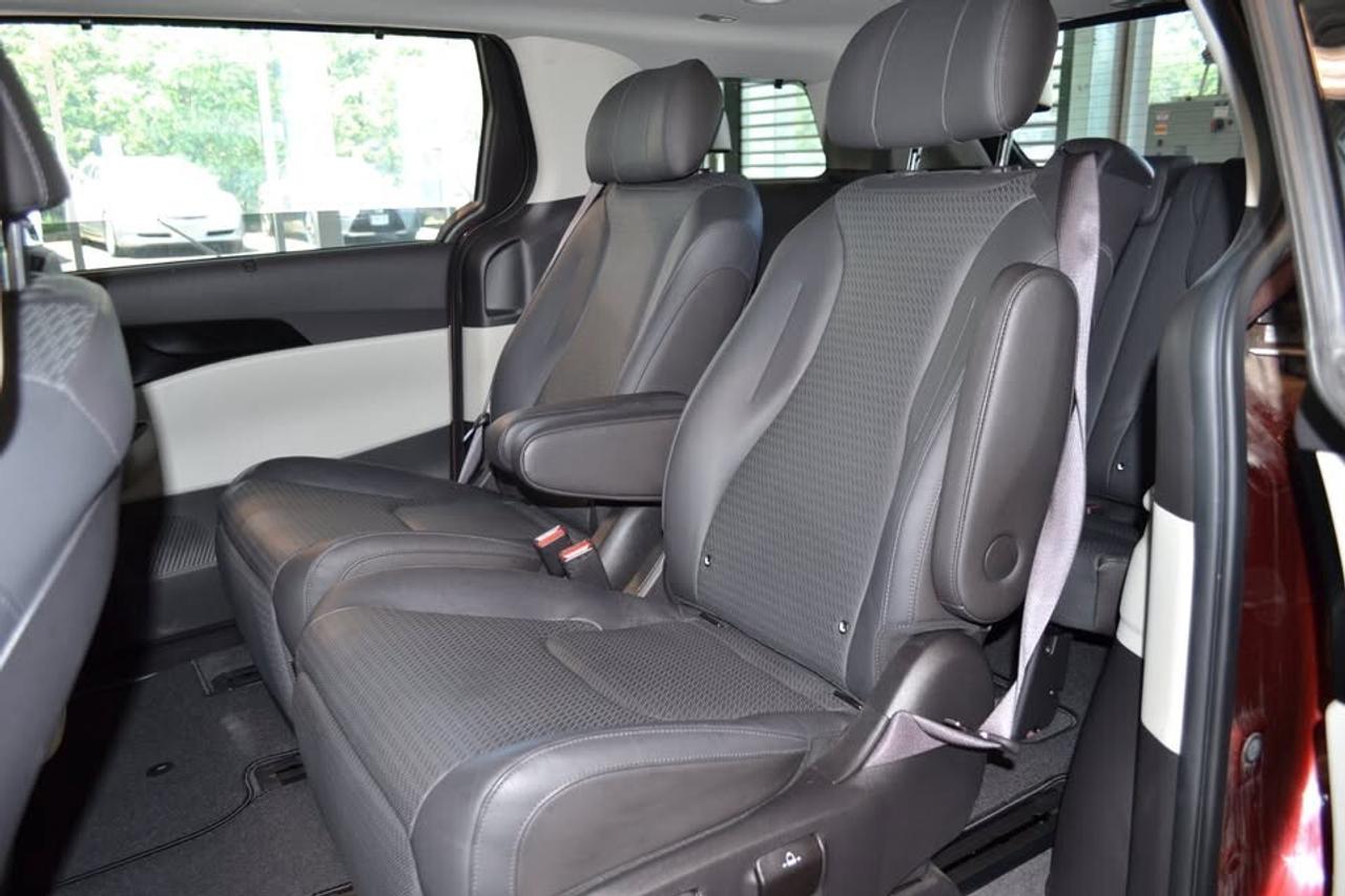 2023 Kia Carnival SX Photo