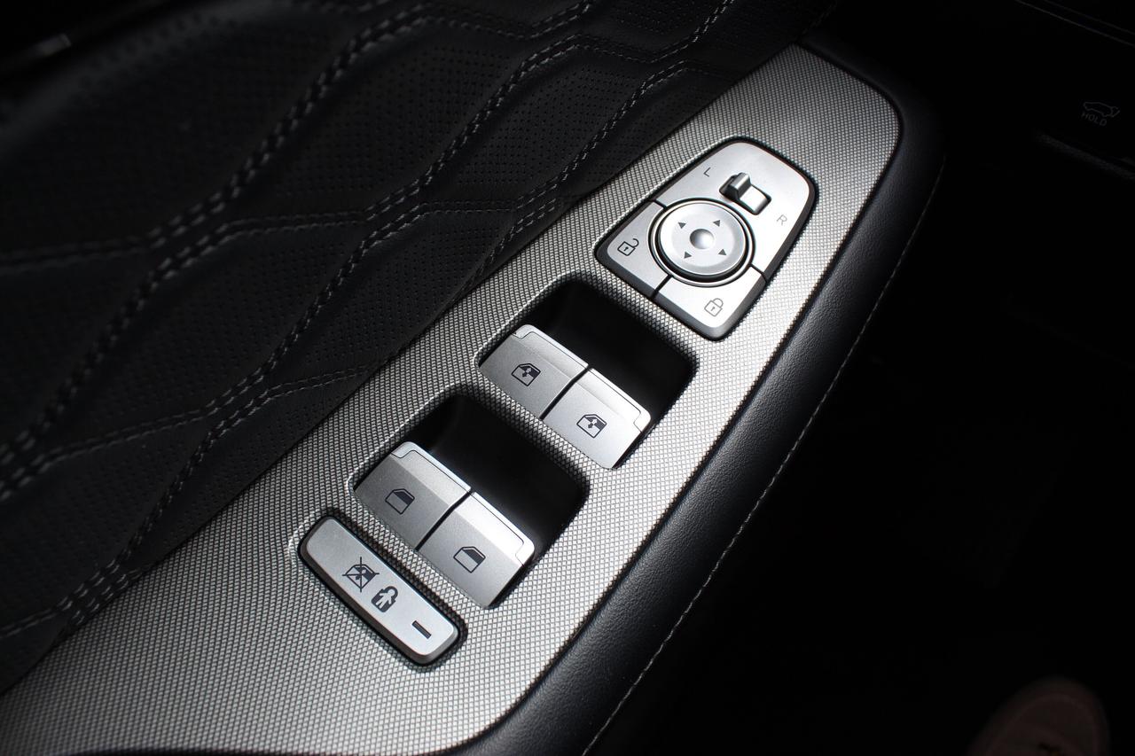 2021 Hyundai PALISADE Ultimate Calligraphy 7-Passenger AWD Photo