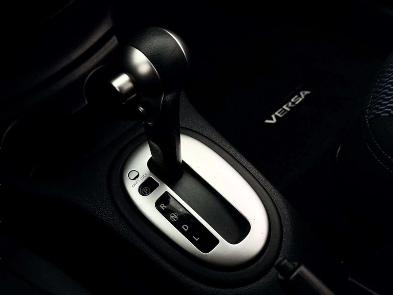 2016 Nissan Versa Note SV Photo