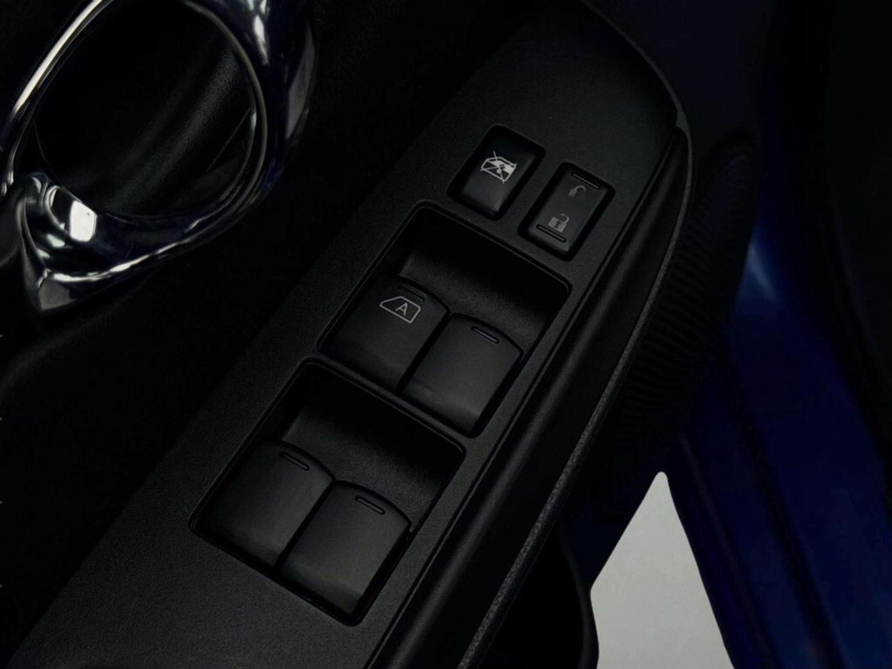 2016 Nissan Versa Note SV Photo