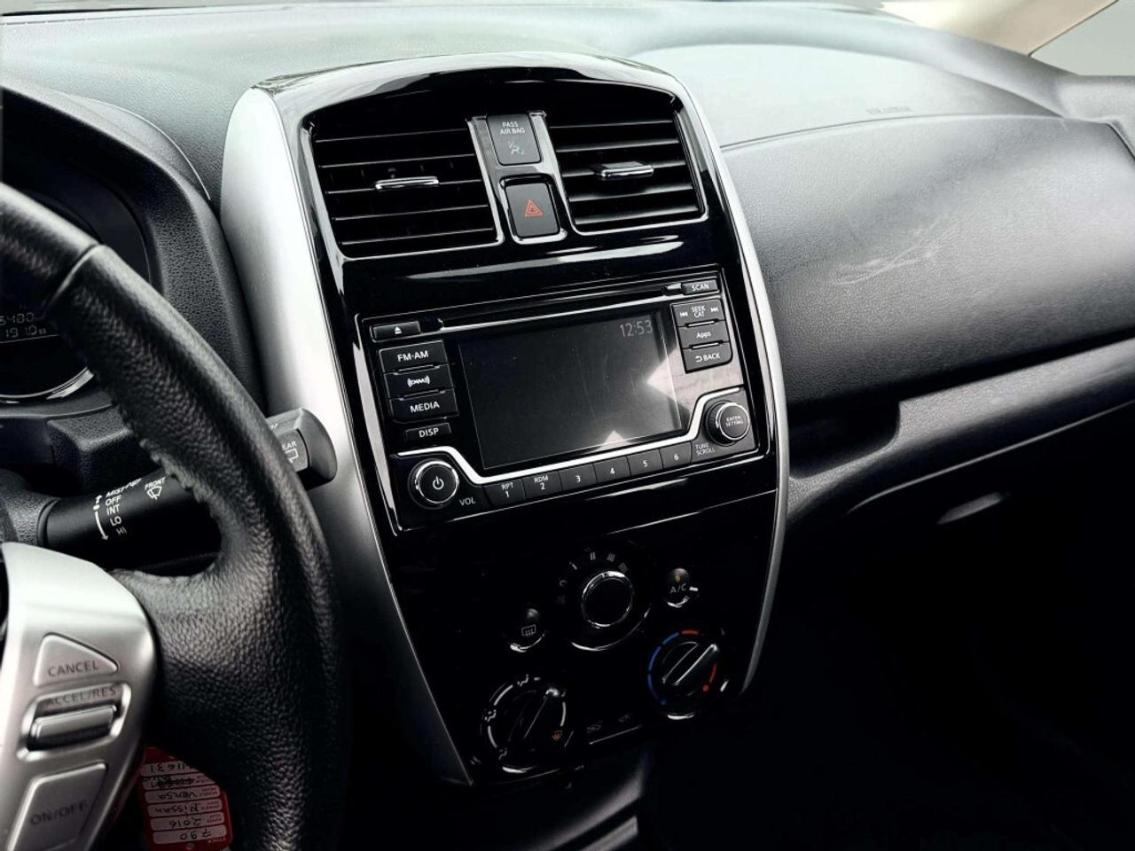 2016 Nissan Versa Note SV Photo
