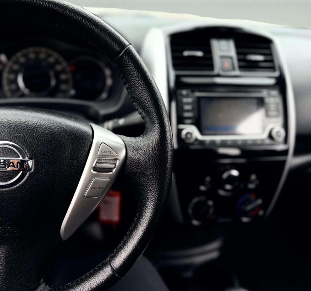 2016 Nissan Versa Note SV Photo