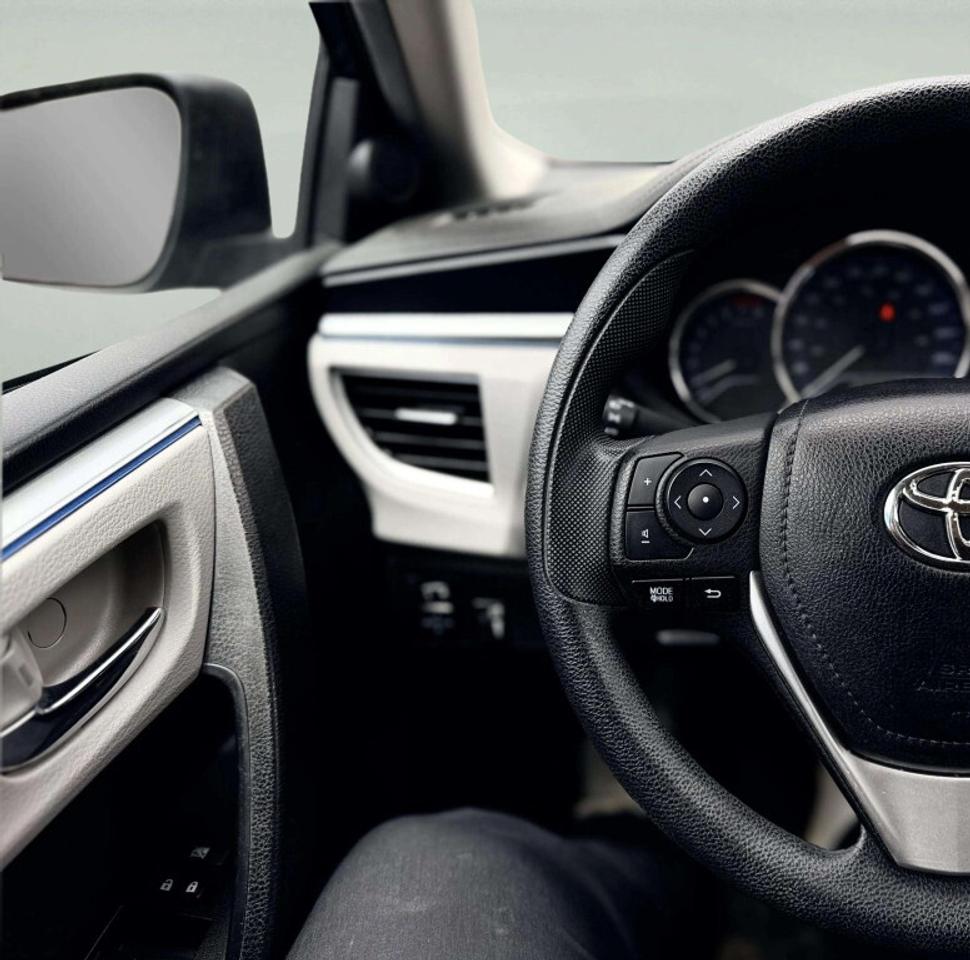 2016 Toyota Corolla LE Plus CVT Photo