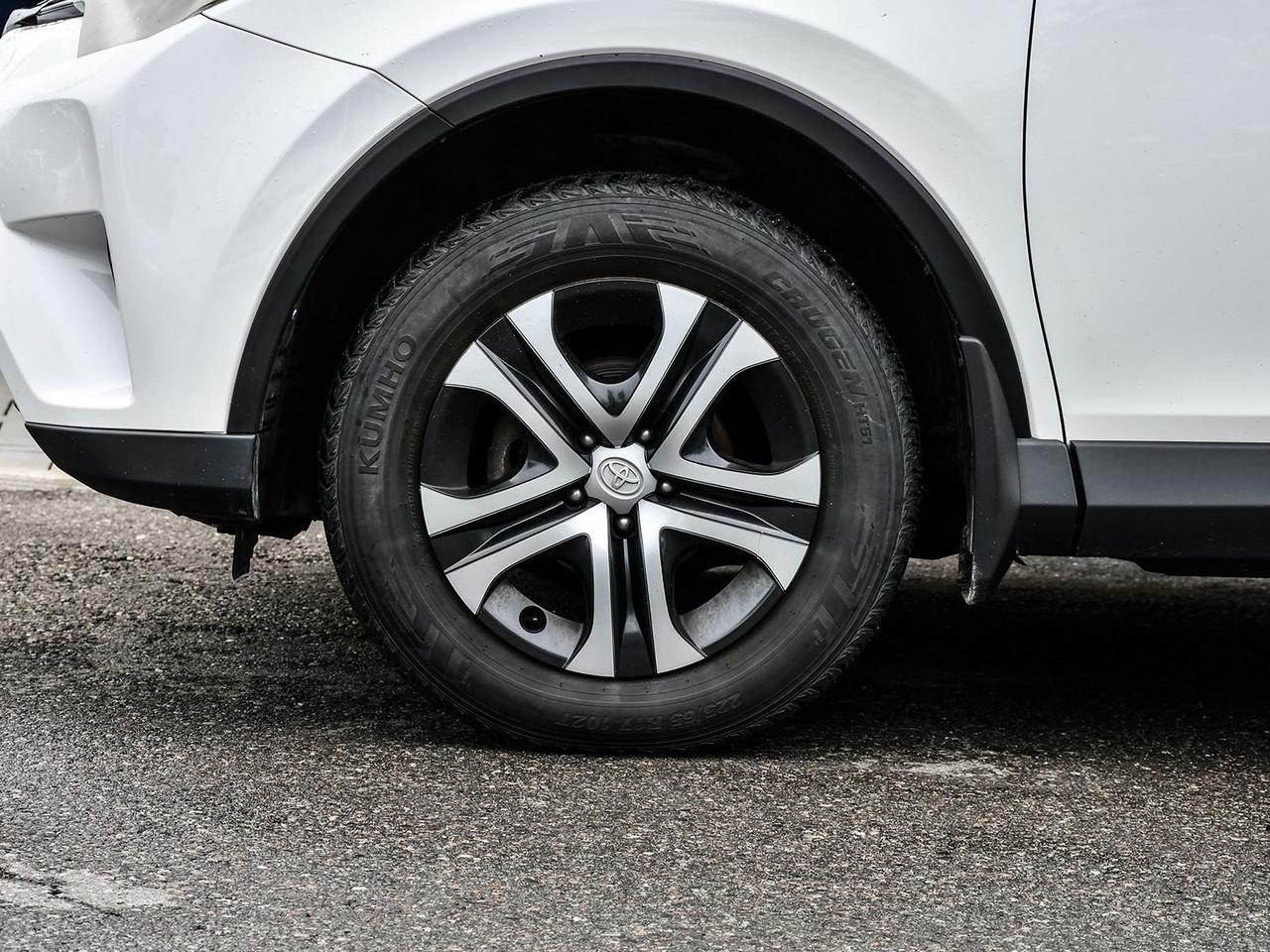 2017 Toyota RAV4 LE   AWD   ASIS   22 SERVICE RECORDS   BLUETOOTH Photo
