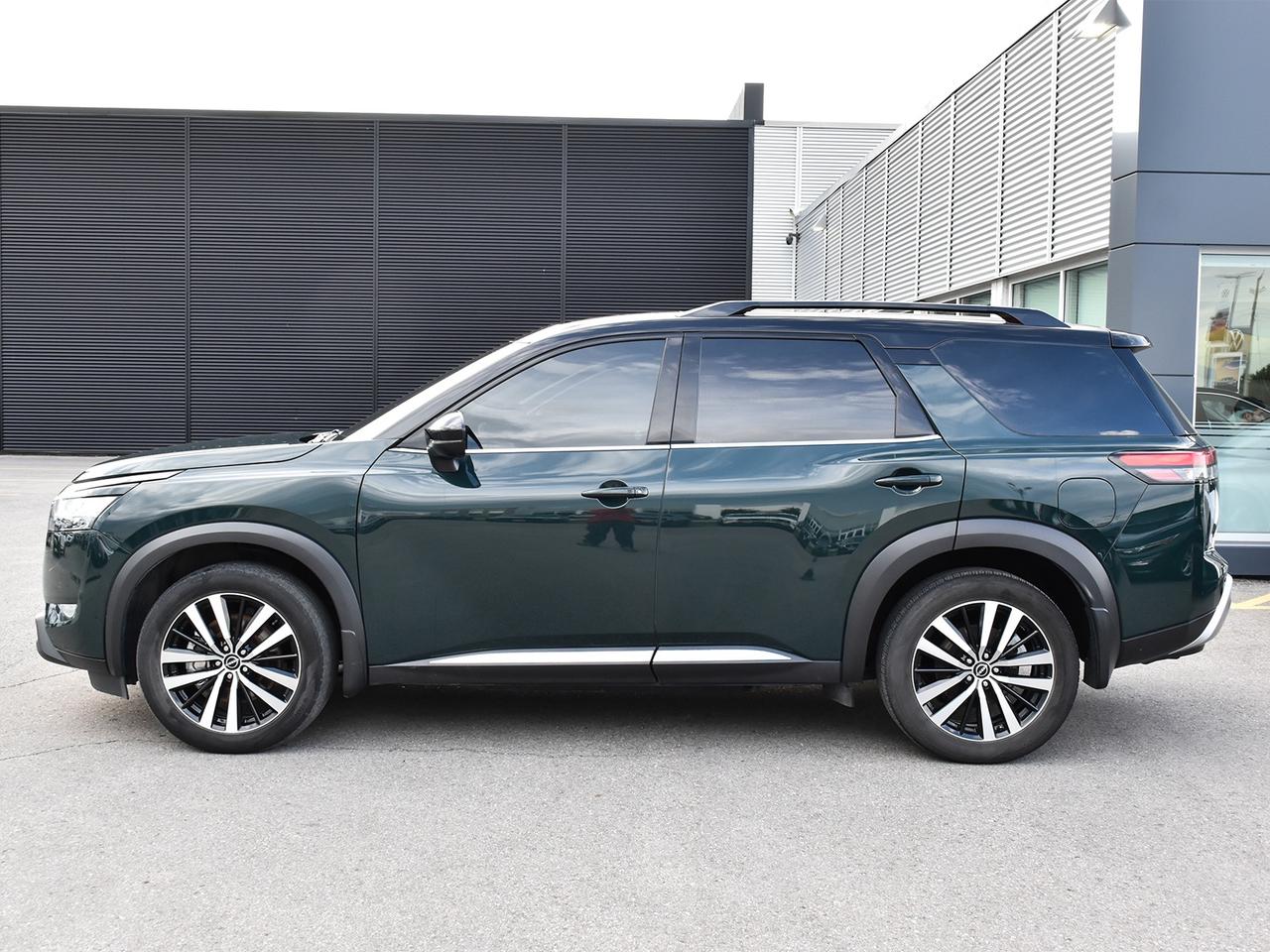 2024 Nissan Pathfinder Platinum  - Certified Photo2