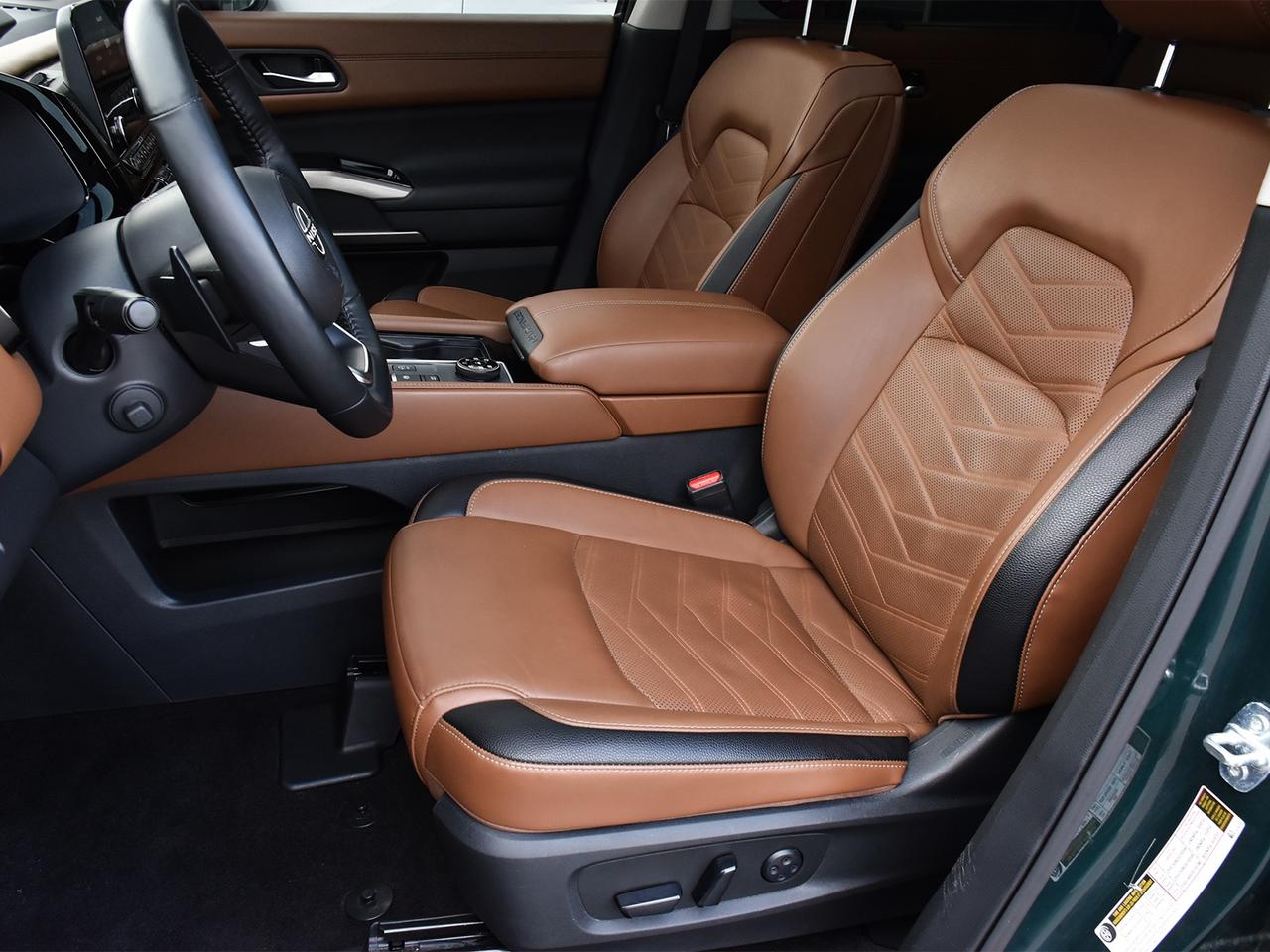 2024 Nissan Pathfinder Platinum  - Certified Photo