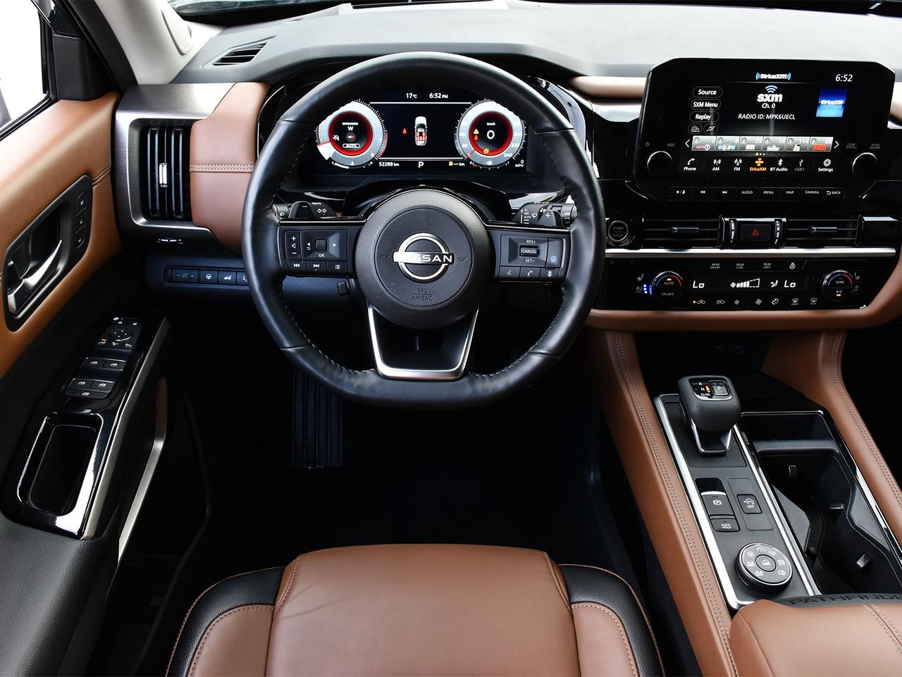 2024 Nissan Pathfinder Platinum  - Certified Photo