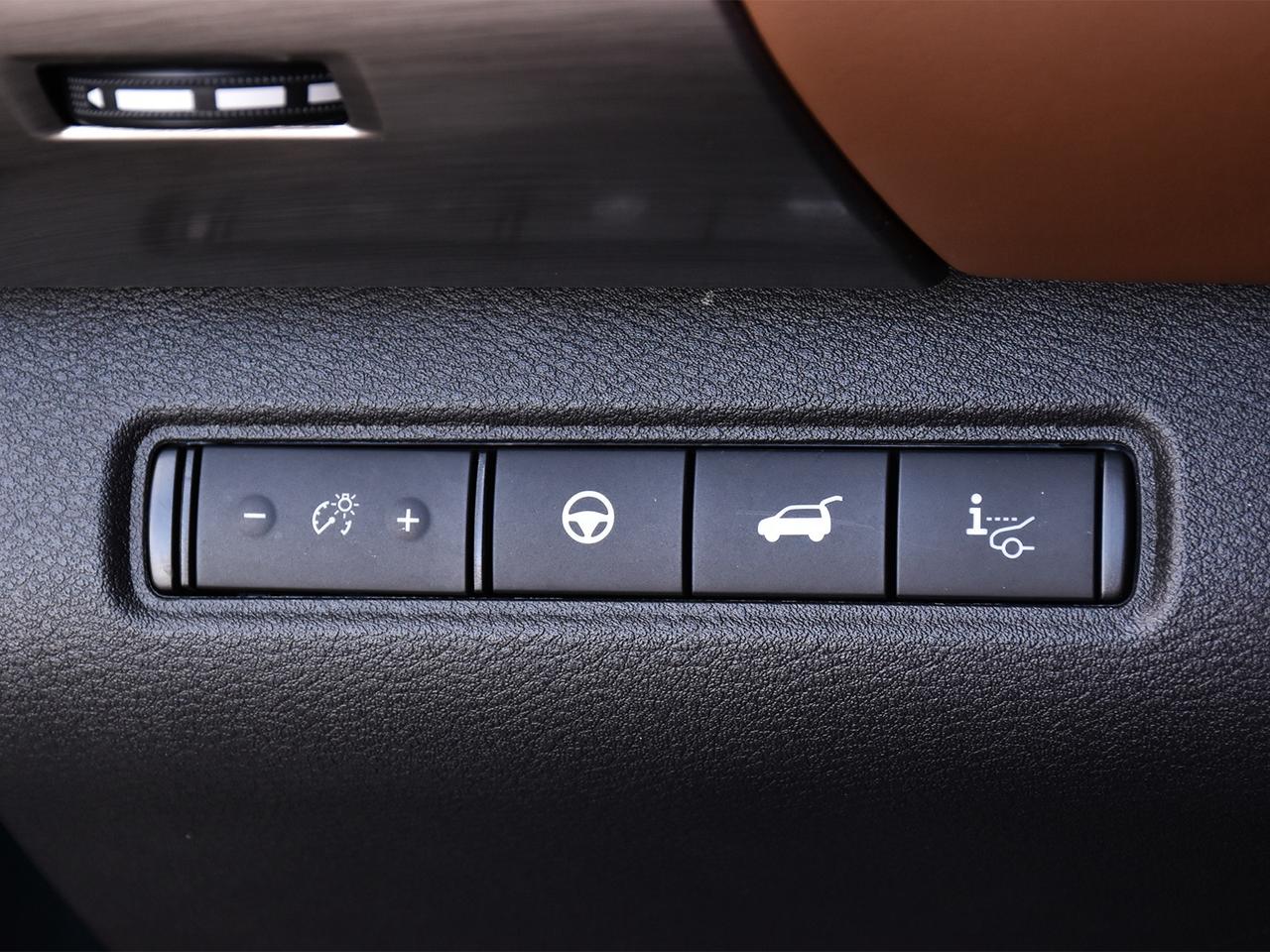 2024 Nissan Pathfinder Platinum  - Certified Photo