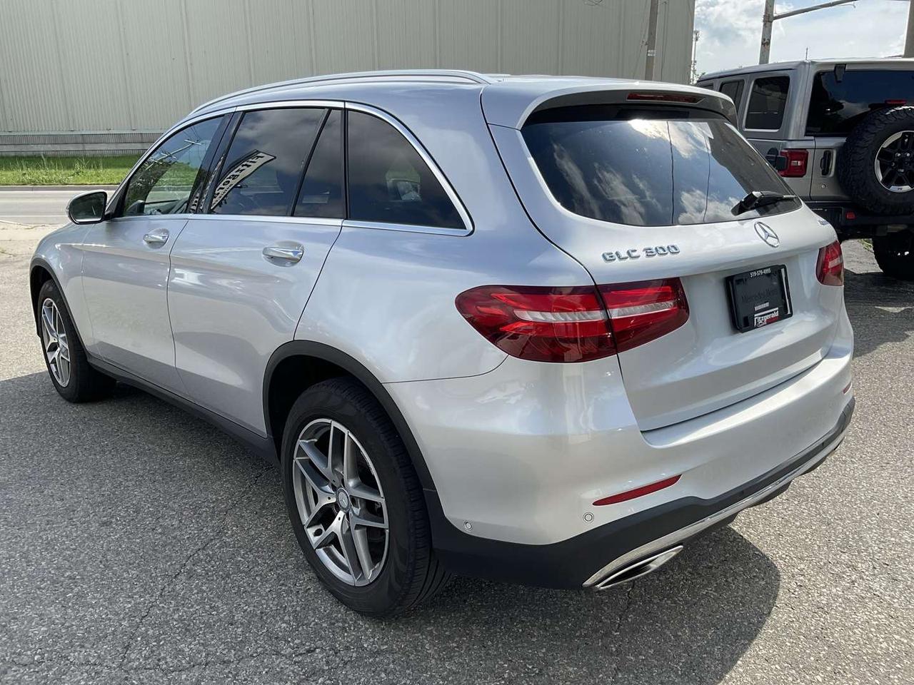 2016 Mercedes-Benz GLC GLC300 4MATIC - INTELLIGENT DRIVE! BURMESTER! 360 CAM! BSM! Photo4