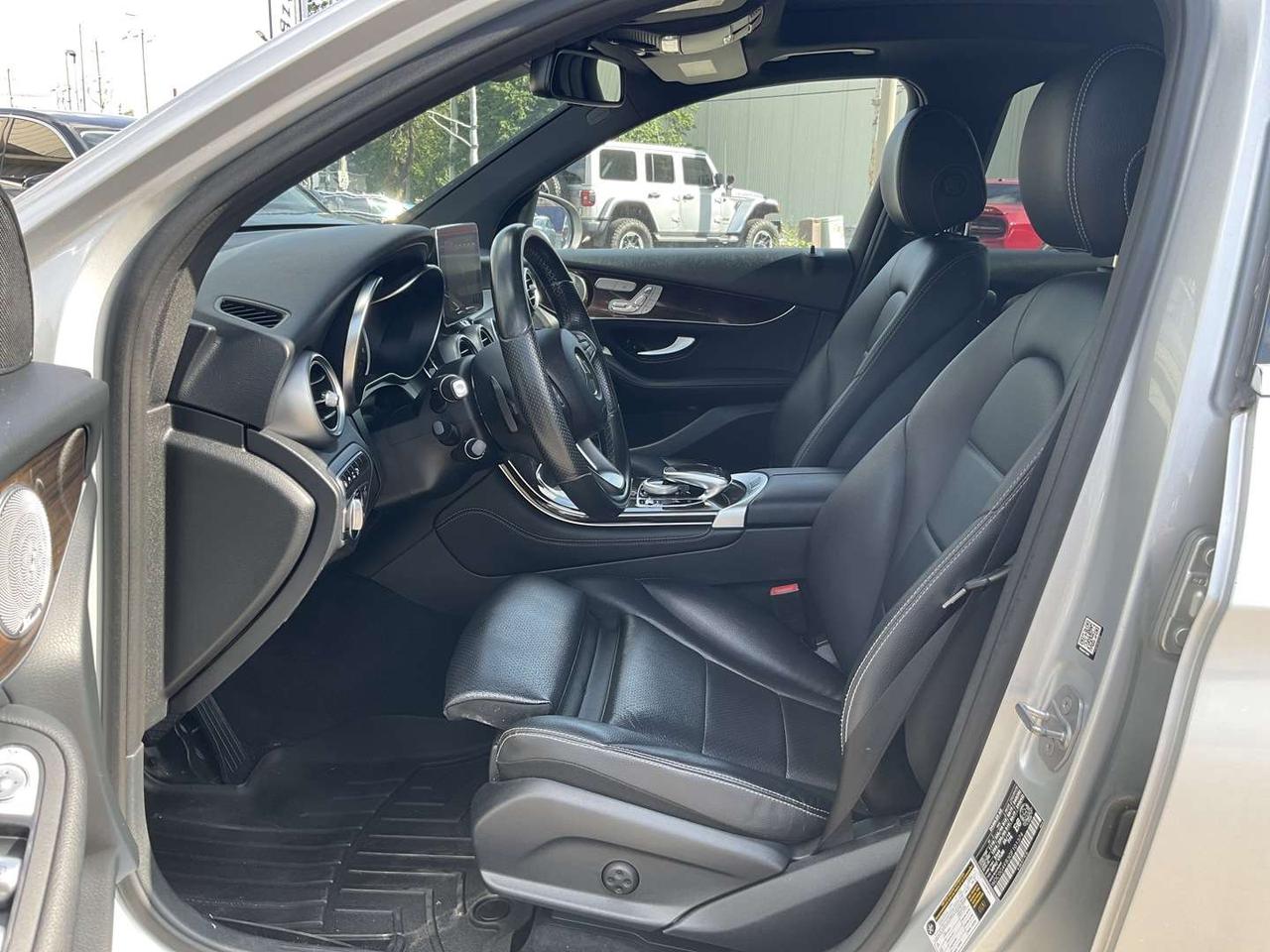 2016 Mercedes-Benz GLC GLC300 4MATIC - INTELLIGENT DRIVE! BURMESTER! 360 CAM! BSM! Photo