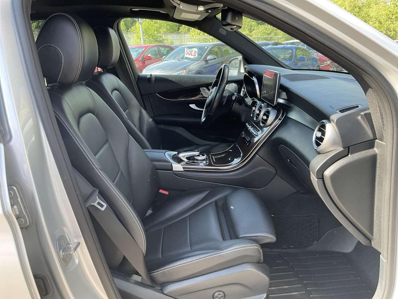 2016 Mercedes-Benz GLC GLC300 4MATIC - INTELLIGENT DRIVE! BURMESTER! 360 CAM! BSM! Photo