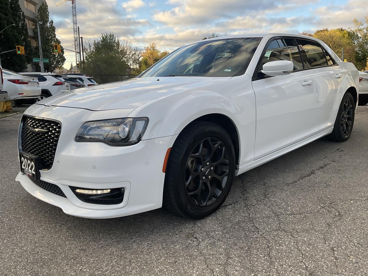 2022 Chrysler 300 Touring L AWD - LTHR! NAV! BACK-UP CAM! BSM! Photo2
