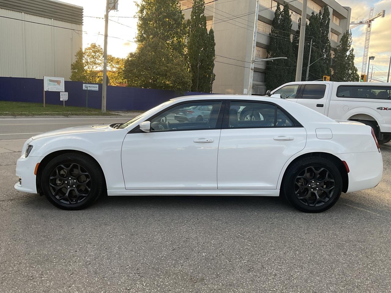 2022 Chrysler 300 Touring L AWD - LTHR! NAV! BACK-UP CAM! BSM! Photo3