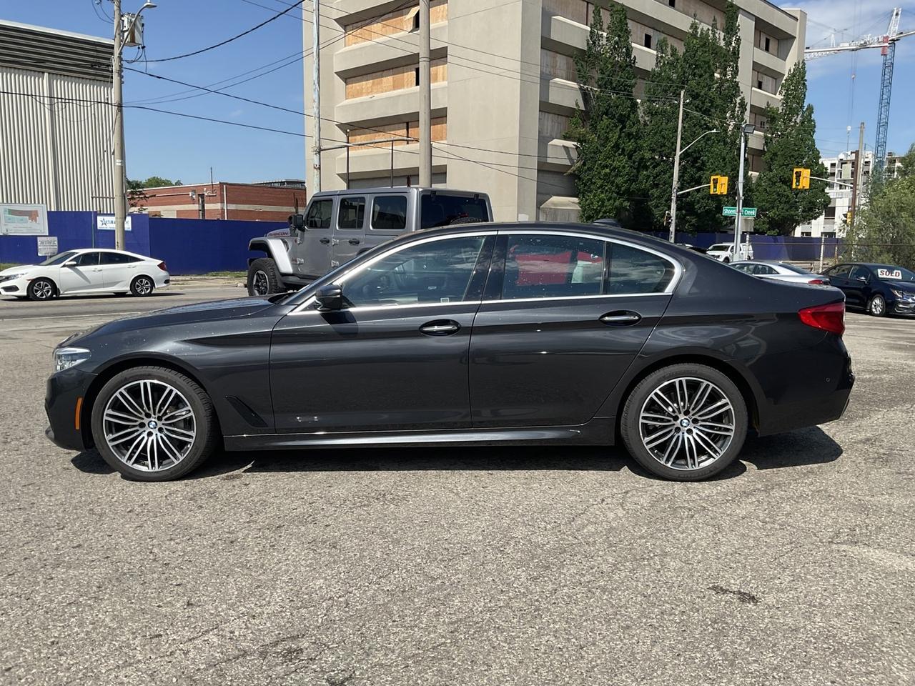 2017 BMW 5 Series 530i xDrive - M-PKG! LTHR! NAV! BACK-UP CAM! HUD! Photo