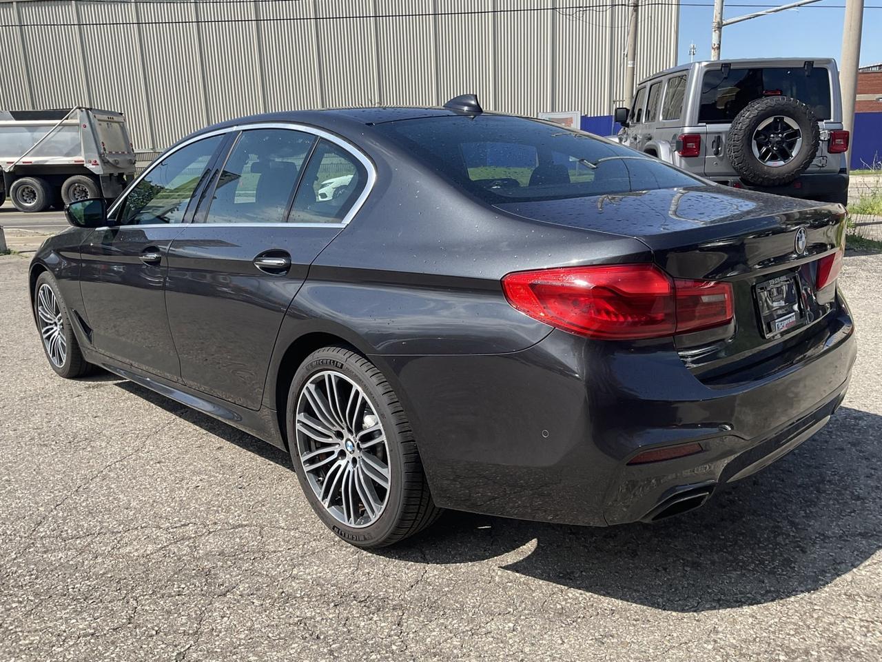 2017 BMW 5 Series 530i xDrive - M-PKG! LTHR! NAV! BACK-UP CAM! HUD! Photo