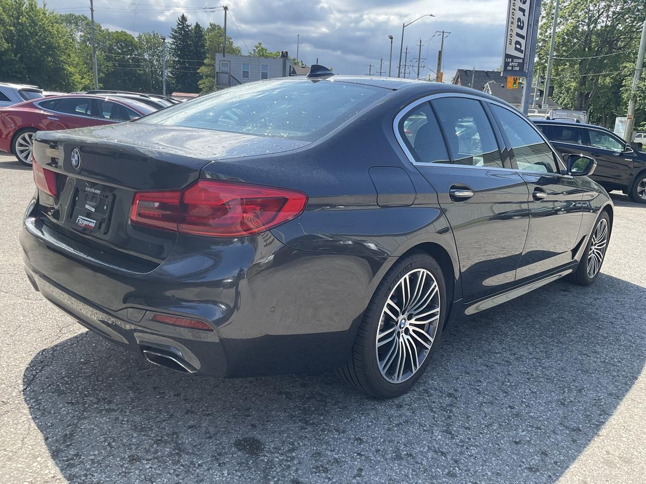 2017 BMW 5 Series 530i xDrive - M-PKG! LTHR! NAV! BACK-UP CAM! HUD! Photo