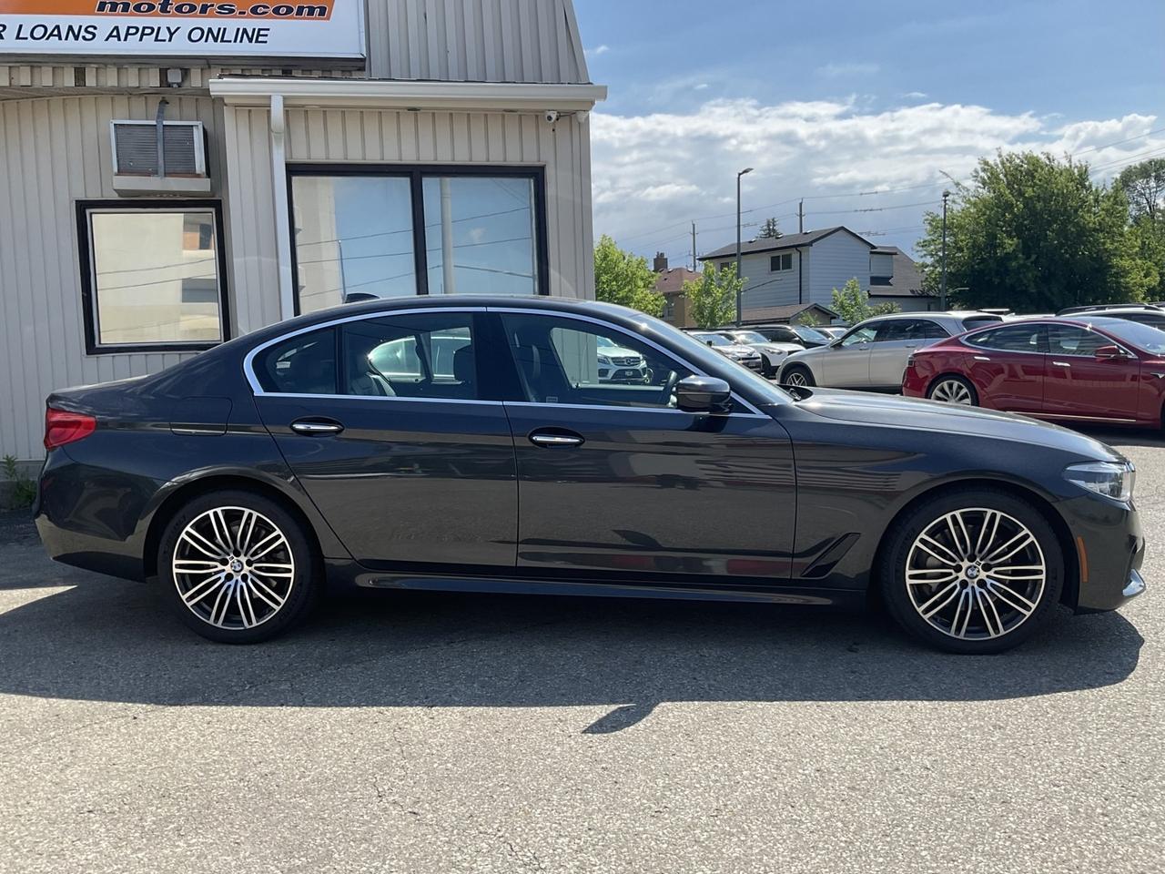 2017 BMW 5 Series 530i xDrive - M-PKG! LTHR! NAV! BACK-UP CAM! HUD! Photo