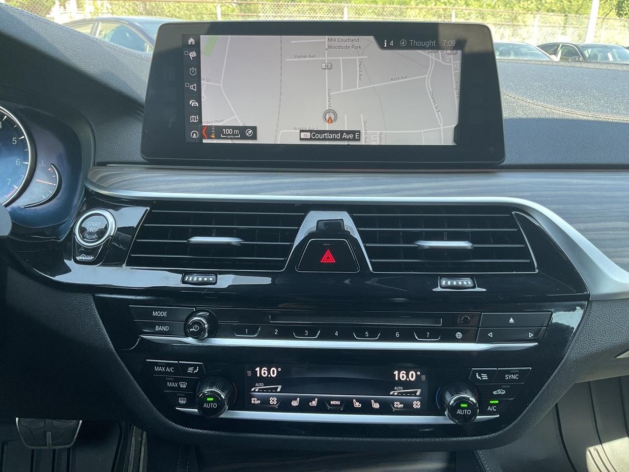 2017 BMW 5 Series 530i xDrive - M-PKG! LTHR! NAV! BACK-UP CAM! HUD! Photo