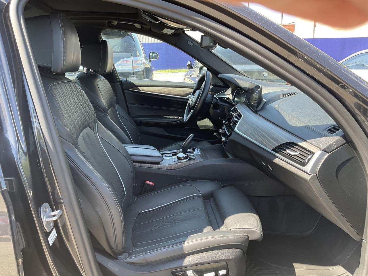 2017 BMW 5 Series 530i xDrive - M-PKG! LTHR! NAV! BACK-UP CAM! HUD! Photo