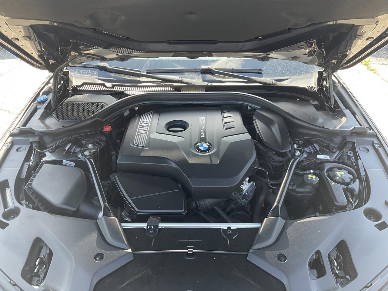 2017 BMW 5 Series 530i xDrive - M-PKG! LTHR! NAV! BACK-UP CAM! HUD! Photo