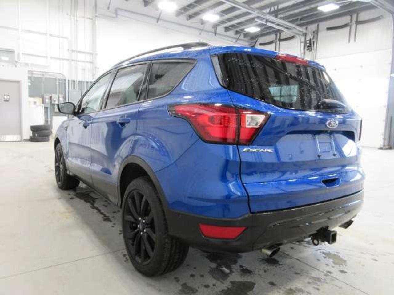 2017 Ford Escape TITANIUM, NAV, ROOF, LOADED, JUST 77K! Photo4