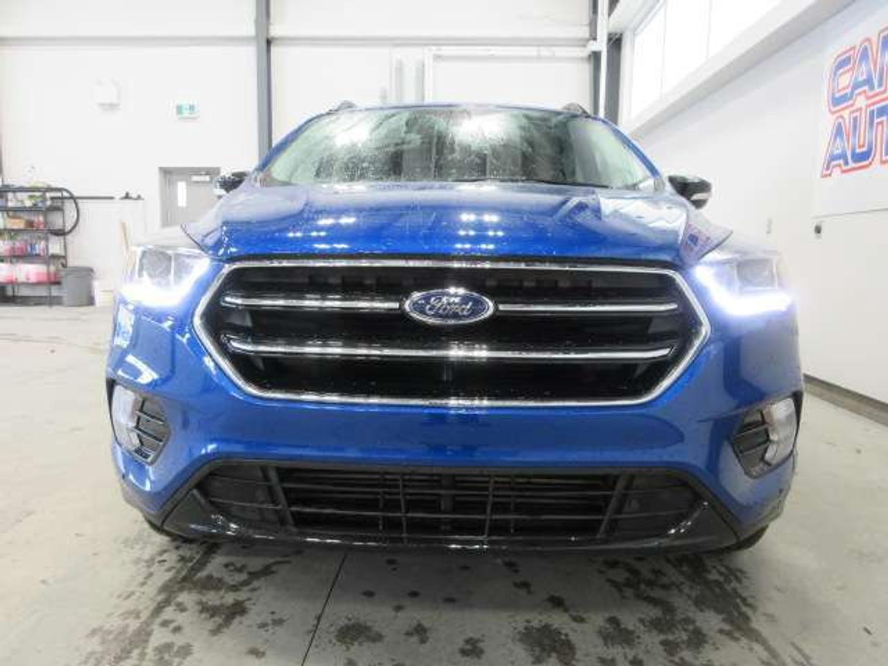 2017 Ford Escape TITANIUM, NAV, ROOF, LOADED, JUST 77K! Photo2