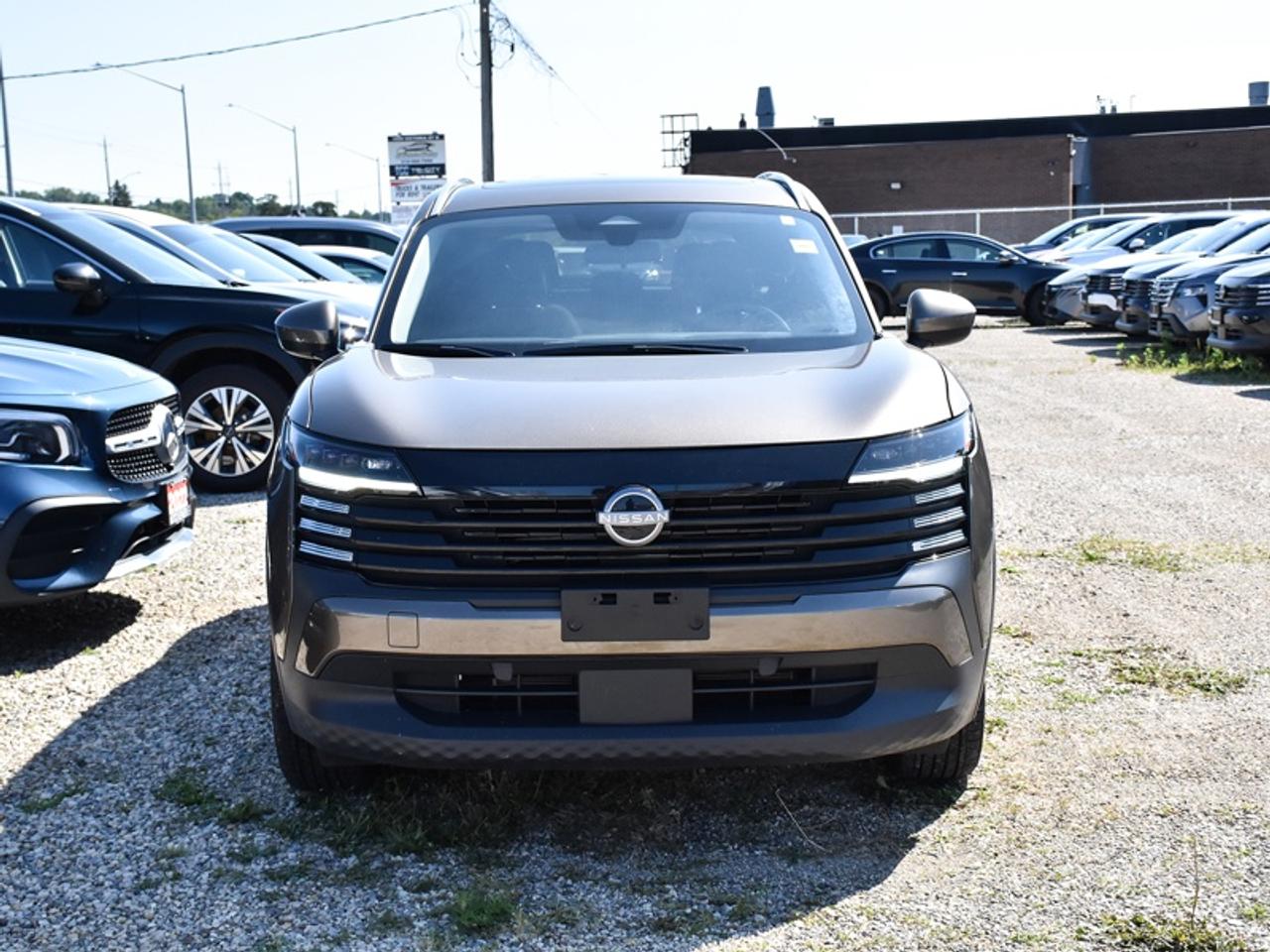 2025 Nissan Kicks SV Premium   AWD   Pano Moonroof   Heated Steering Photo3