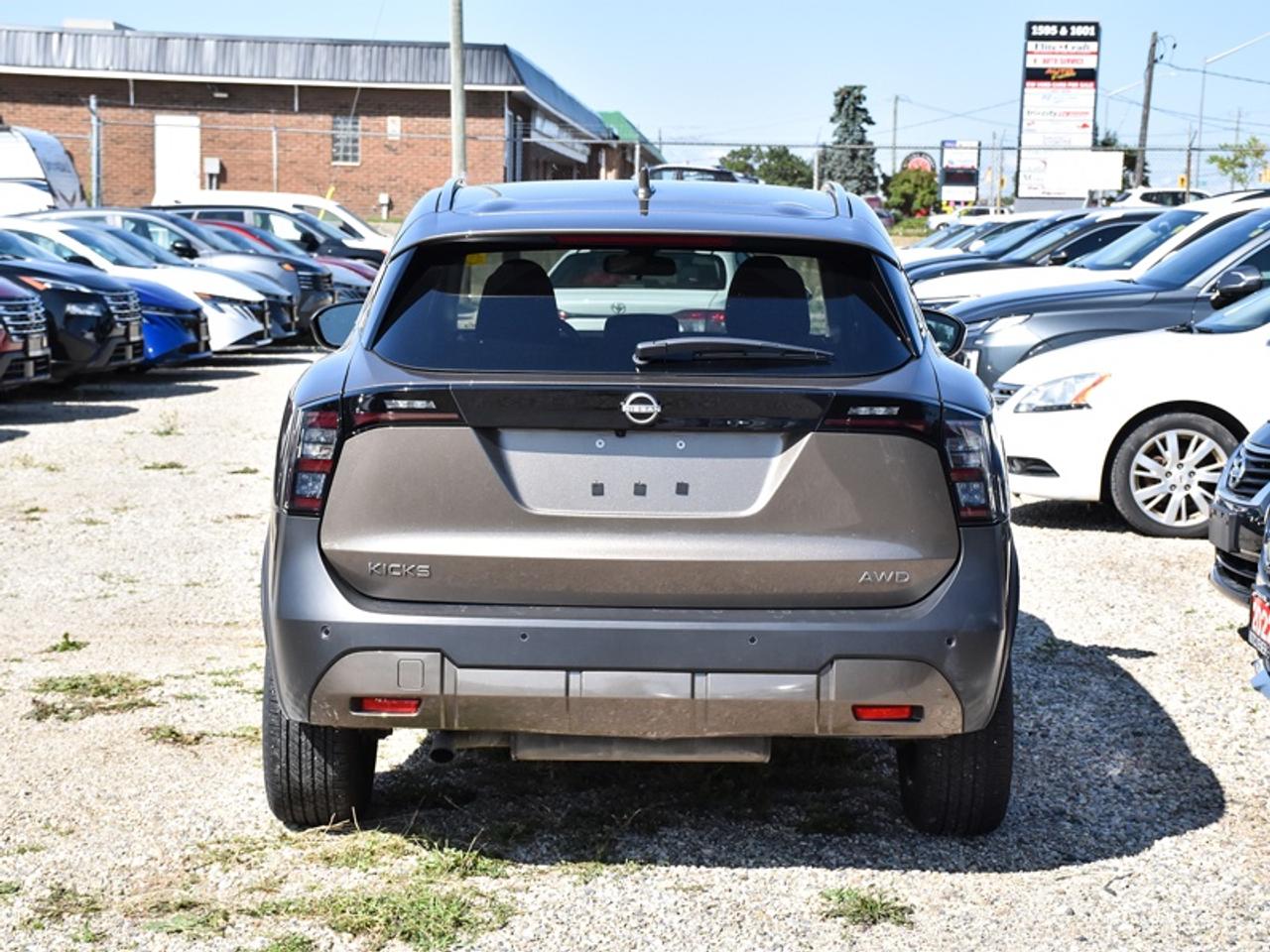 2025 Nissan Kicks SV Premium   AWD   Pano Moonroof   Heated Steering Photo