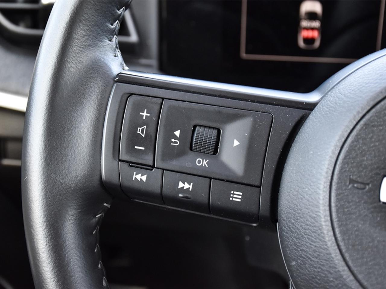 2025 Nissan Kicks SV Premium   AWD   Pano Moonroof   Heated Steering Photo
