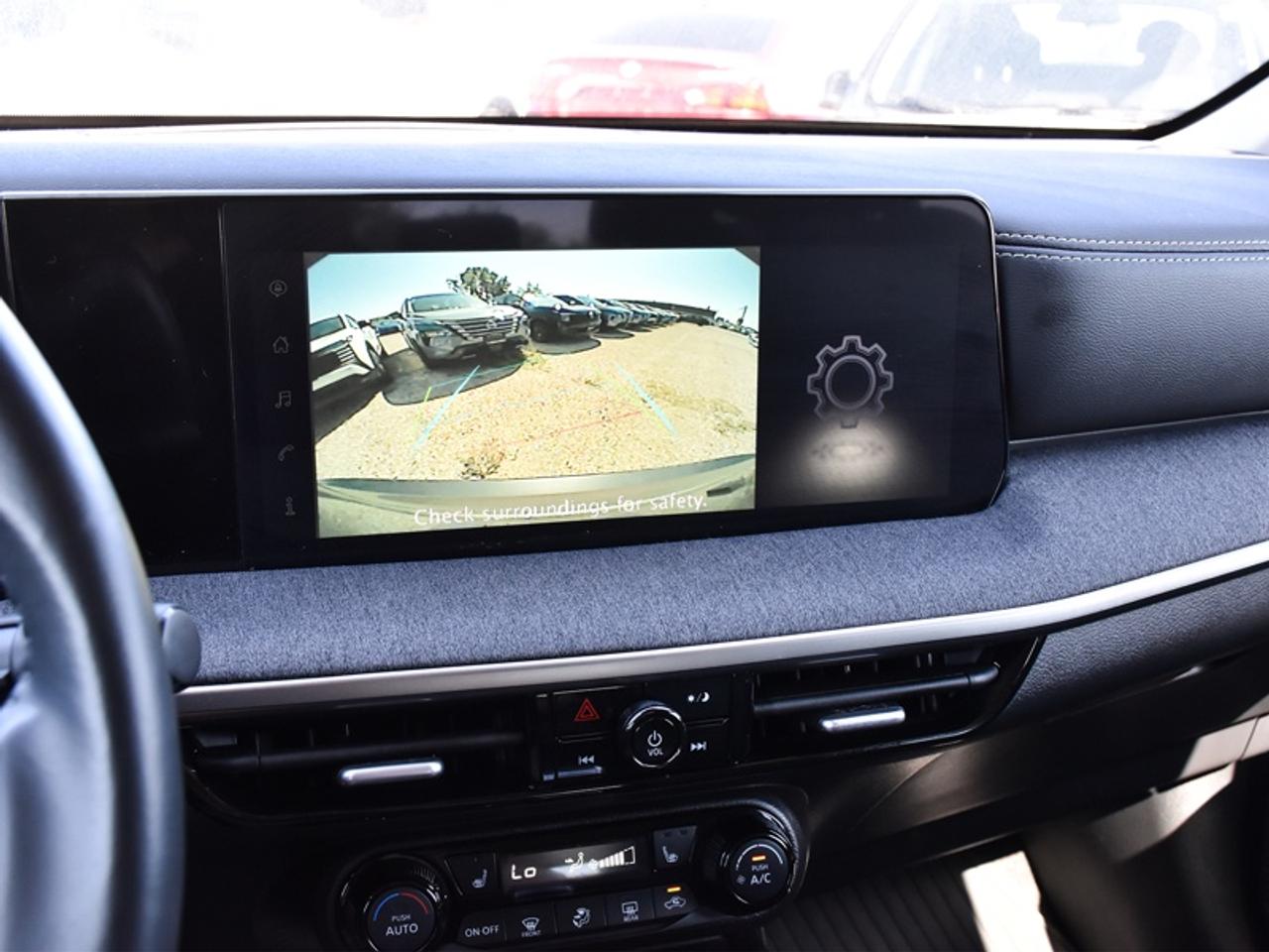 2025 Nissan Kicks SV Premium   AWD   Pano Moonroof   Heated Steering Photo