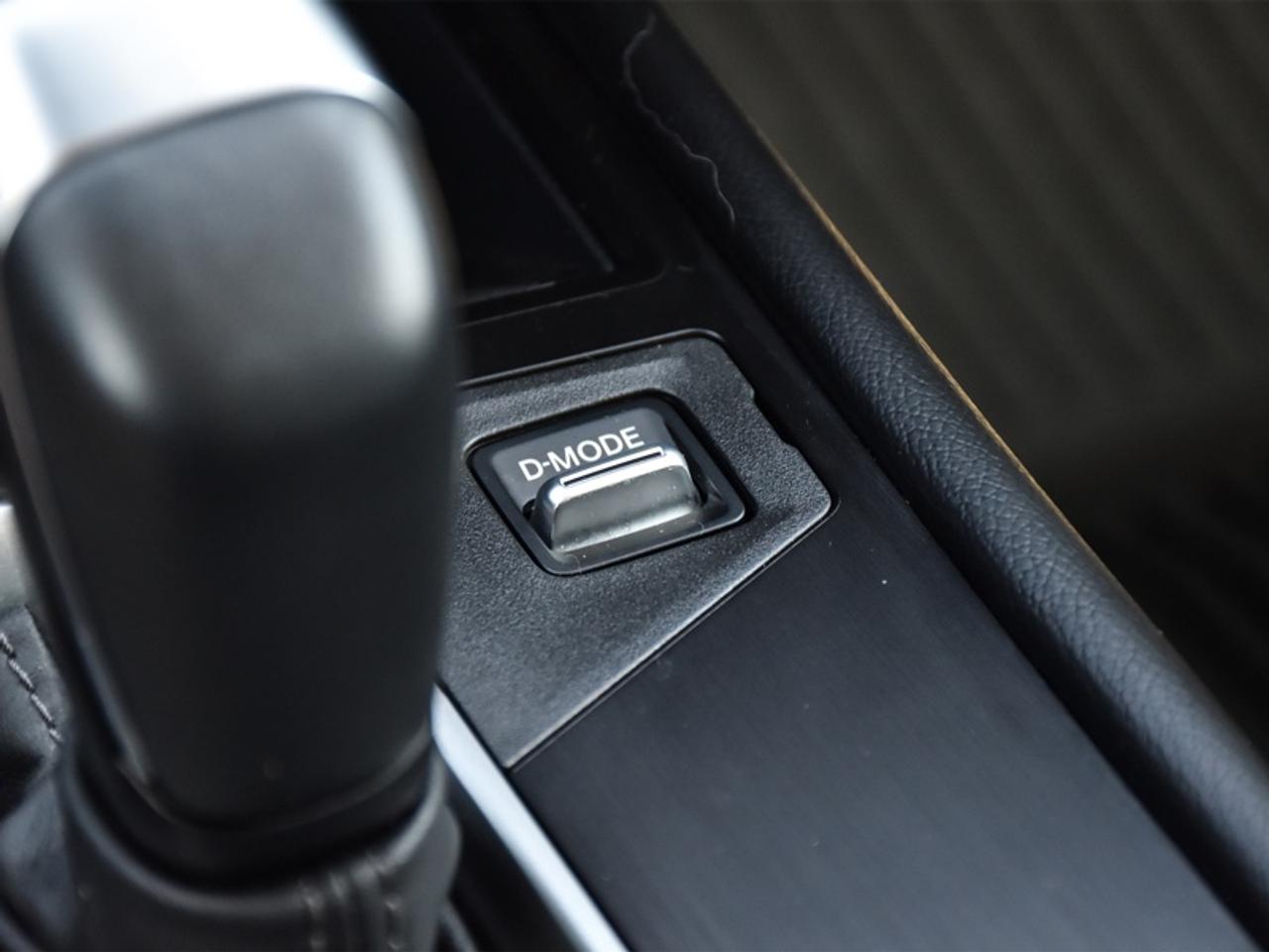 2025 Nissan Kicks SV Premium   AWD   Pano Moonroof   Heated Steering Photo