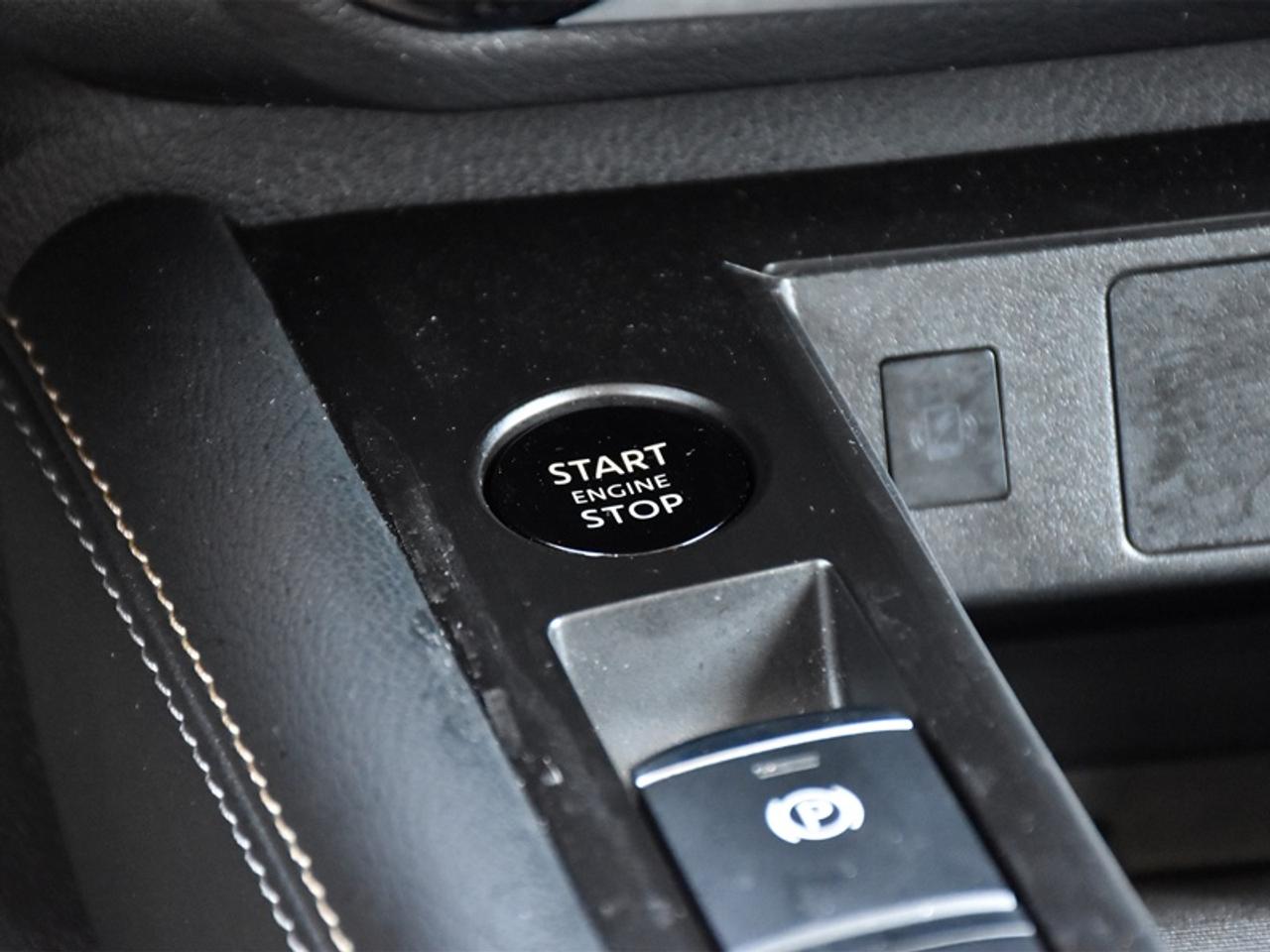 2025 Nissan Kicks SV Premium   AWD   Pano Moonroof   Heated Steering Photo