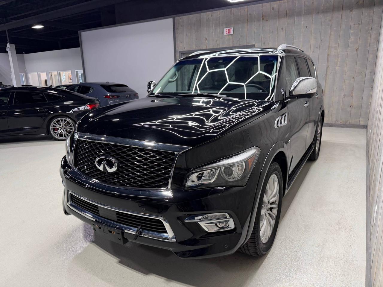 2017 Infiniti QX80 LUXE LOW KMS 7 PASSENGER Photo