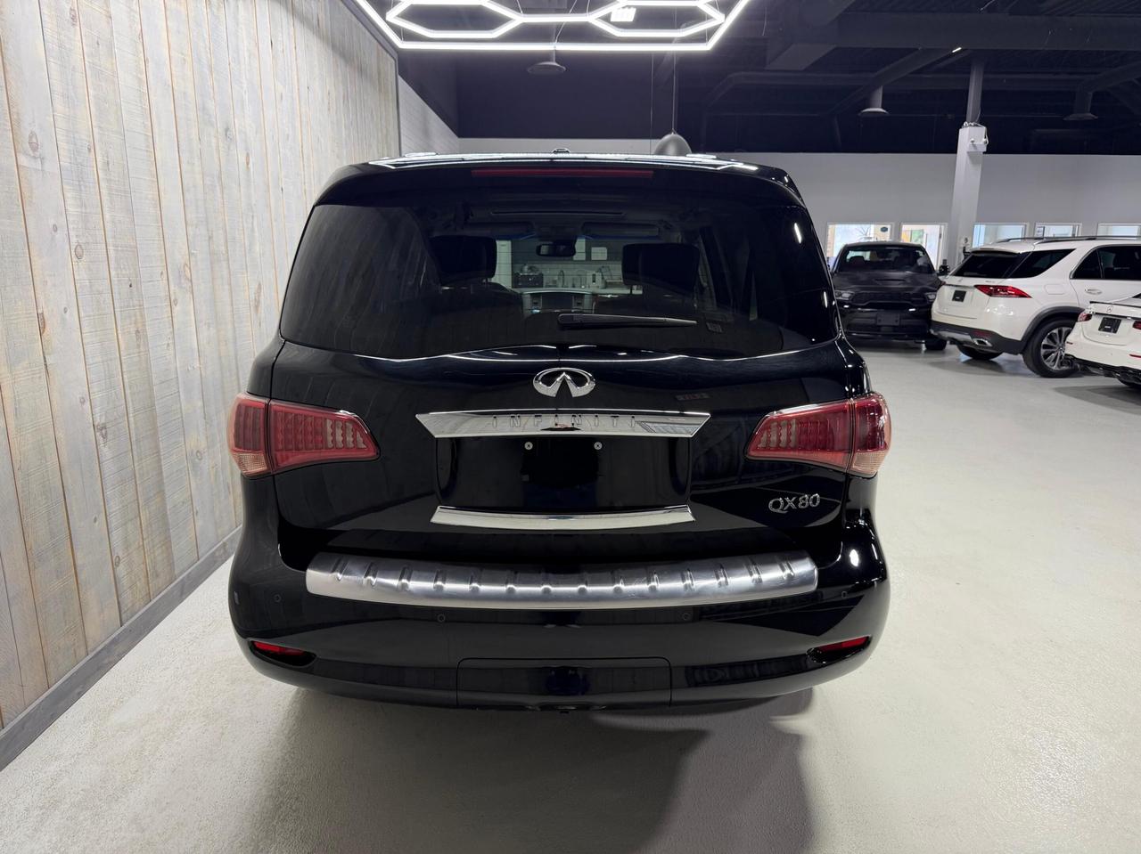 2017 Infiniti QX80 LUXE LOW KMS 7 PASSENGER Photo