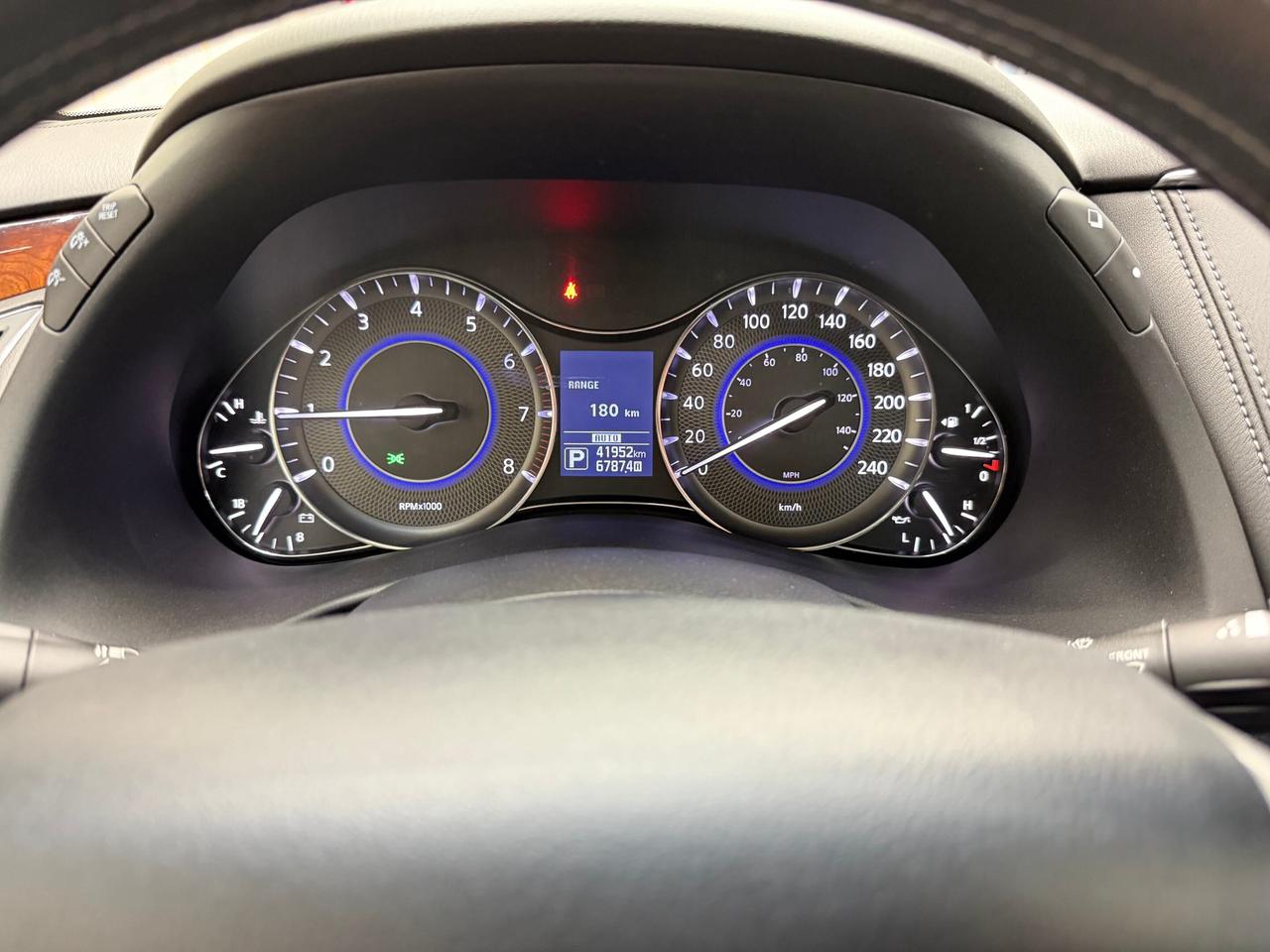 2017 Infiniti QX80 LUXE LOW KMS 7 PASSENGER Photo