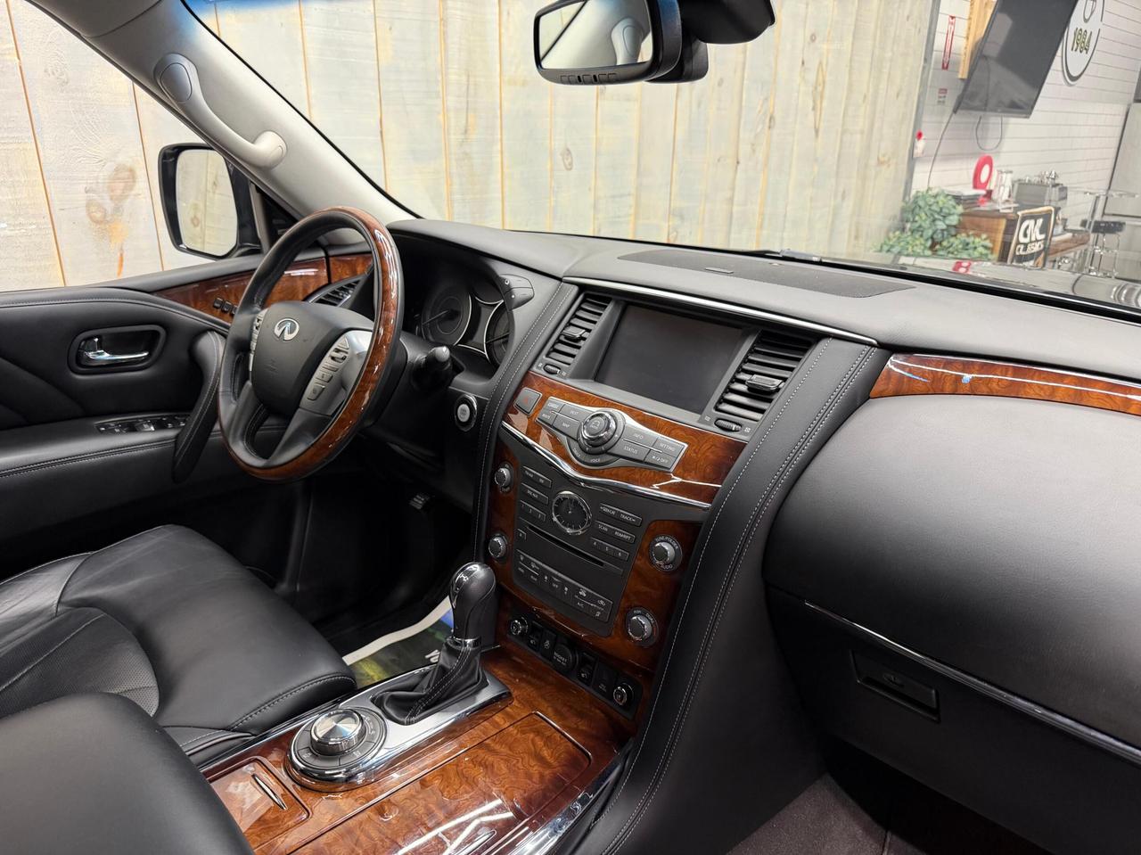 2017 Infiniti QX80 LUXE LOW KMS 7 PASSENGER Photo