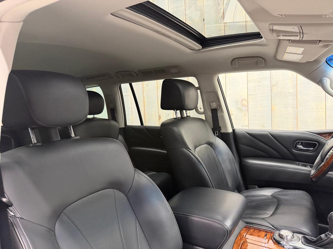 2017 Infiniti QX80 LUXE LOW KMS 7 PASSENGER Photo