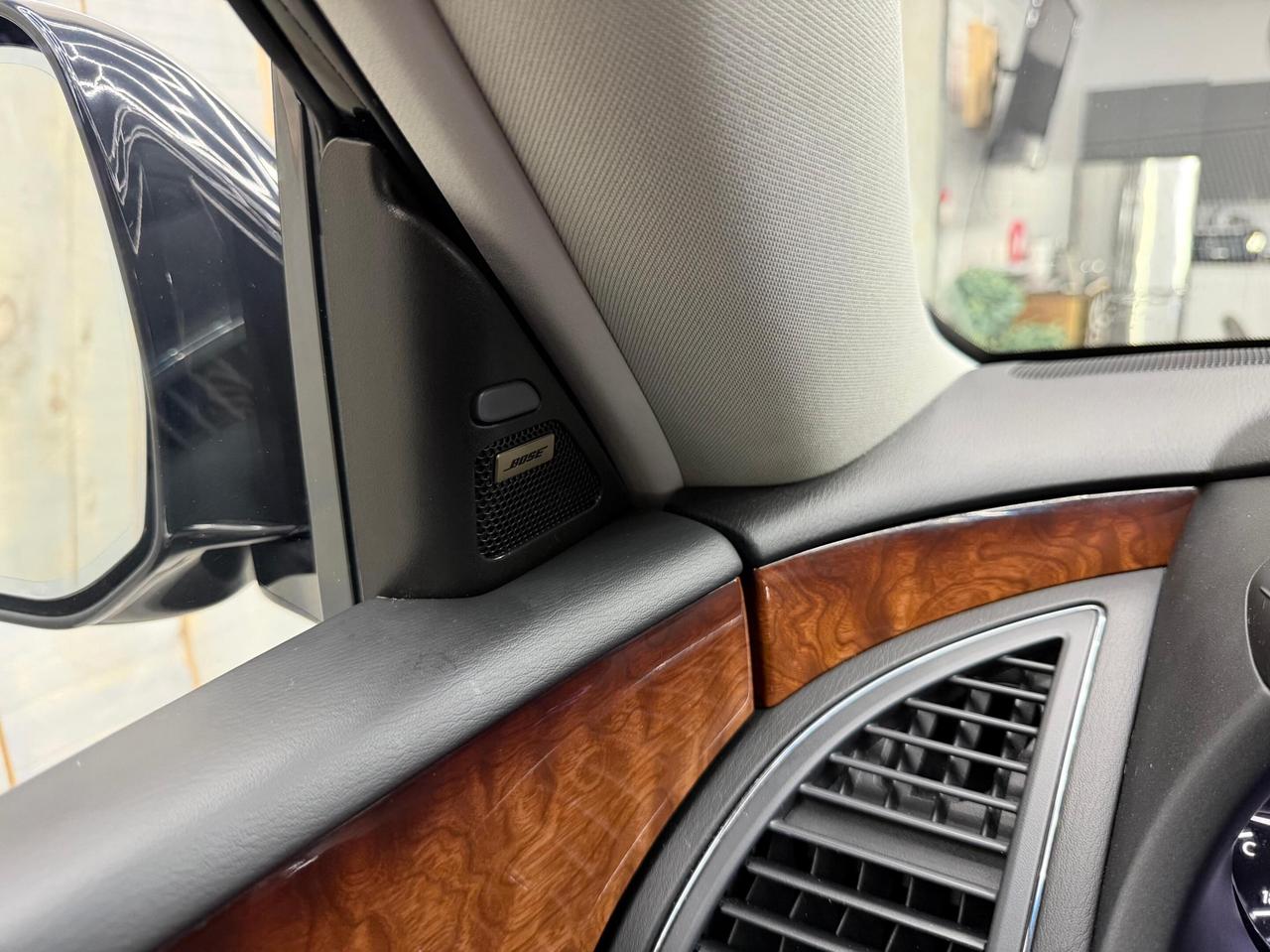 2017 Infiniti QX80 LUXE LOW KMS 7 PASSENGER Photo