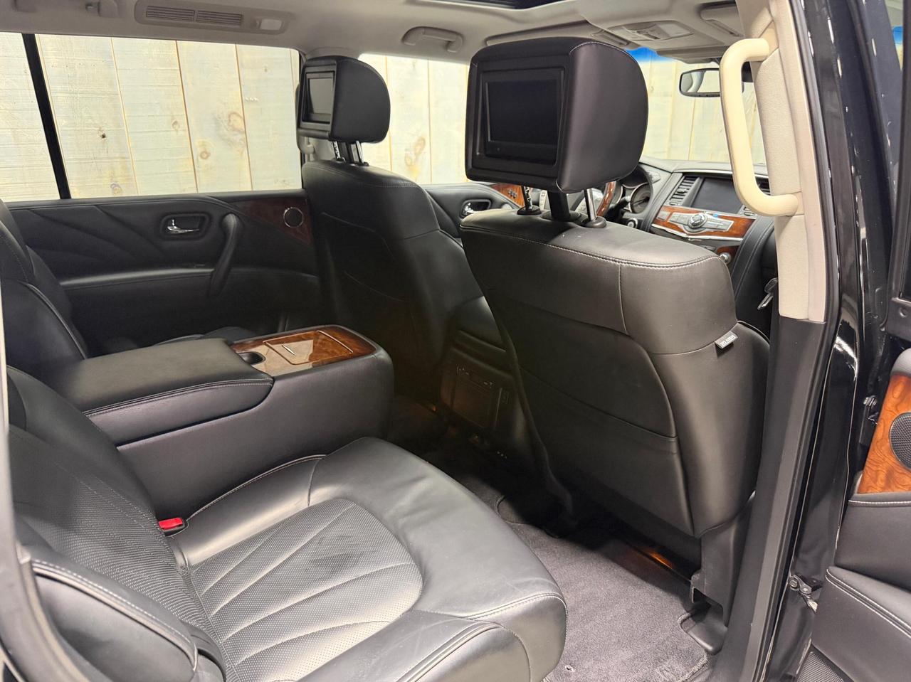 2017 Infiniti QX80 LUXE LOW KMS 7 PASSENGER Photo