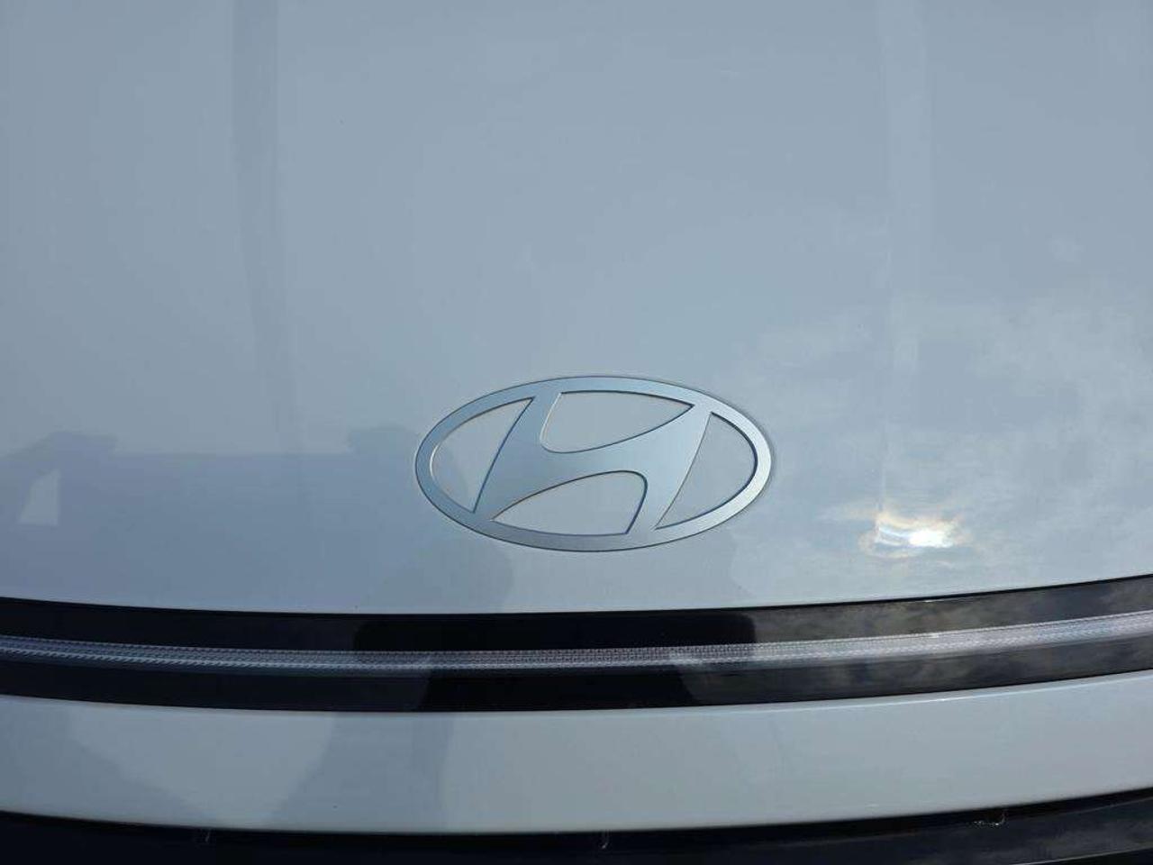 2025 Hyundai Sonata Preferred-Trend   NO ACCIDENTS LEATHER 6.5L/100KM Photo