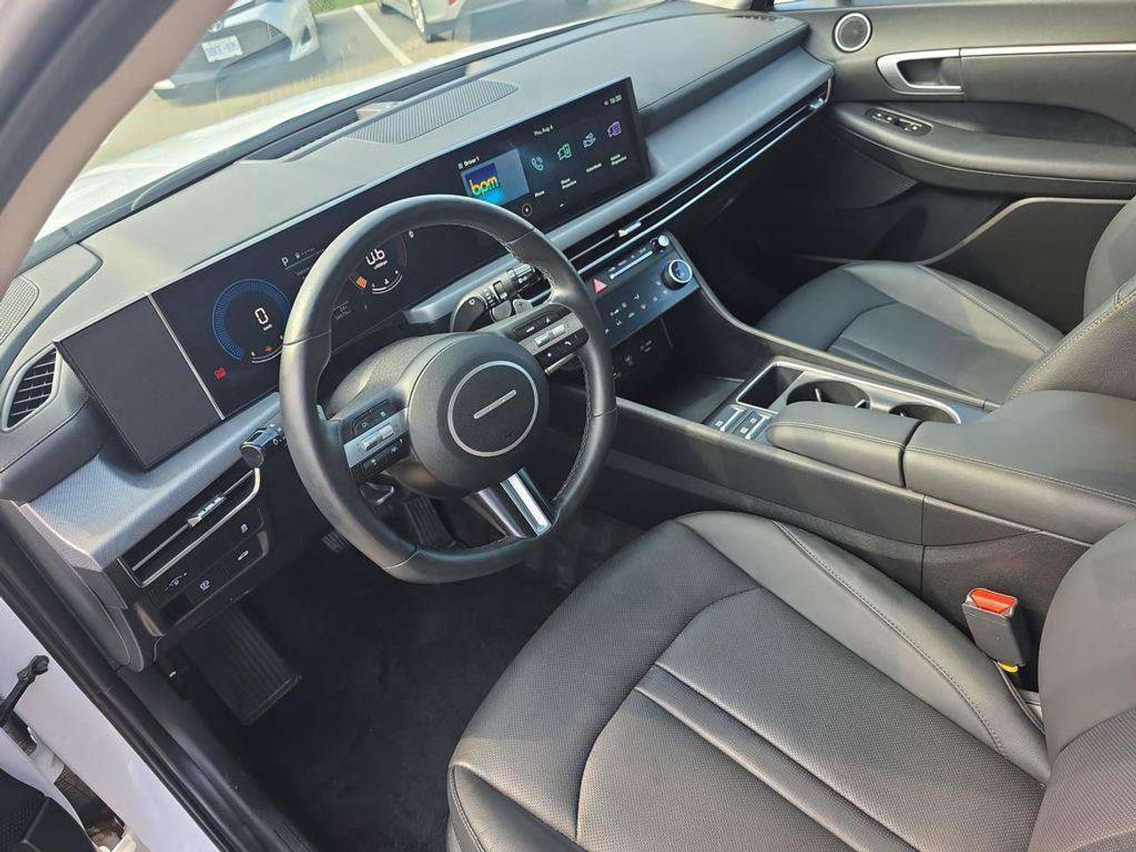 2025 Hyundai Sonata Preferred-Trend   NO ACCIDENTS LEATHER 6.5L/100KM Photo