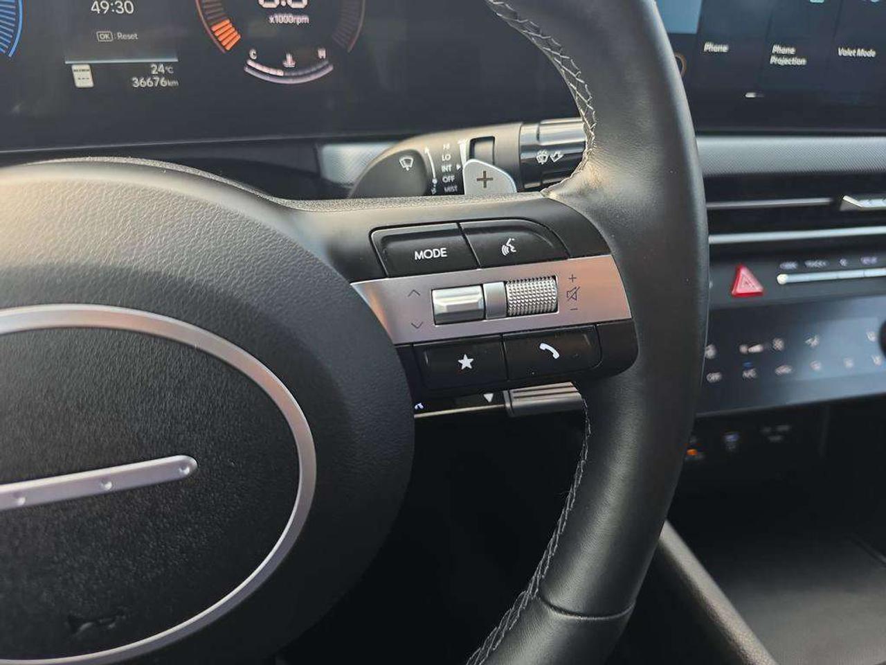2025 Hyundai Sonata Preferred-Trend   NO ACCIDENTS LEATHER 6.5L/100KM Photo