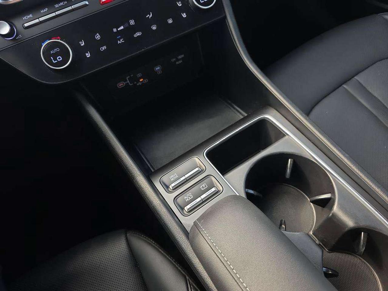 2025 Hyundai Sonata Preferred-Trend   NO ACCIDENTS LEATHER 6.5L/100KM Photo