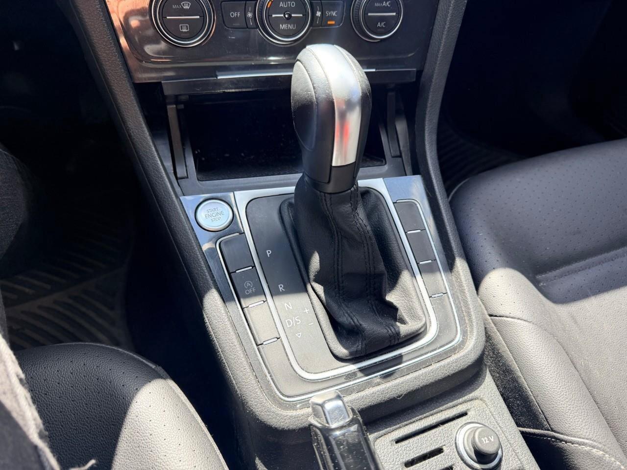 2021 Volkswagen Golf  Photo