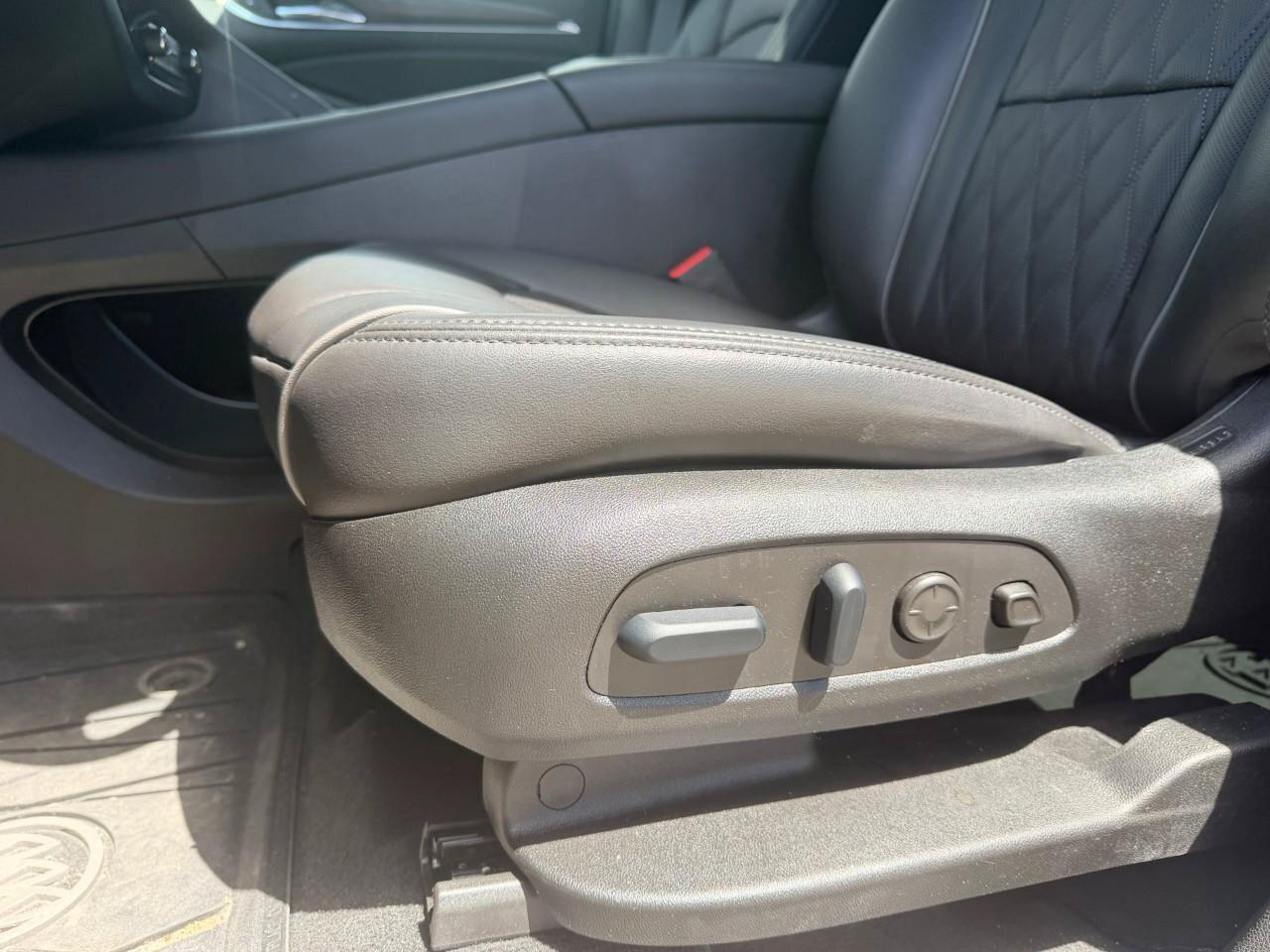 2024 Buick Enclave AWD 4dr Avenir Photo