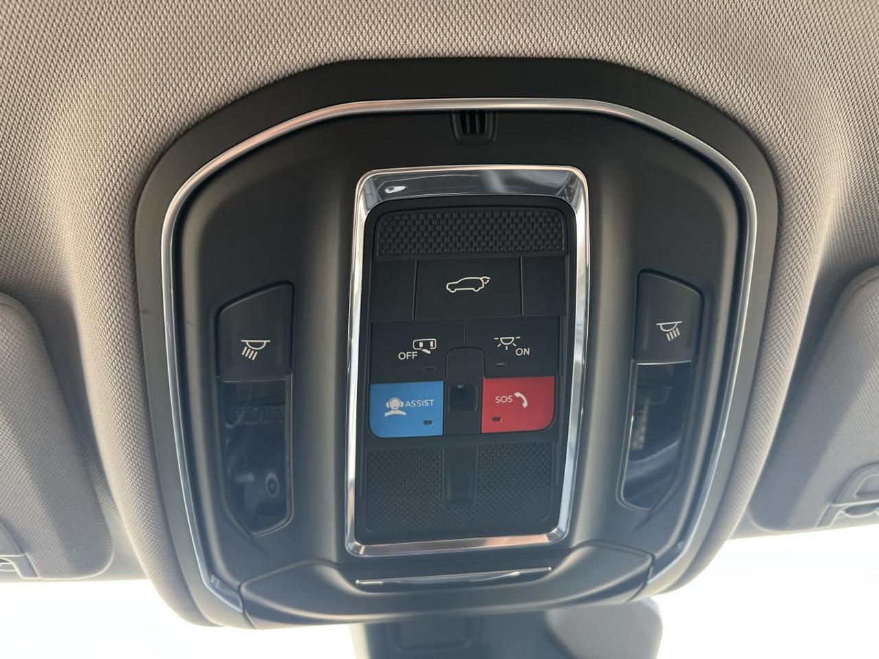 2022 Jeep Grand Cherokee LIMITED 4X4 Photo